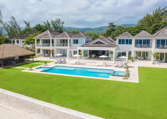 Luxury 9 Bedroom Beachfront In Jamaica *